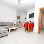 Cozy Central Apartment